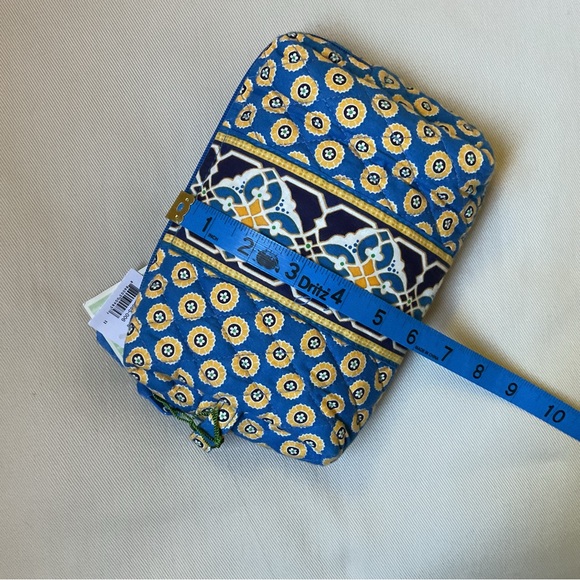 VERA BRADLEY Medium Cosmetic in Retired Pattern RIVIERA BLUE NWT - Picture 9 of 9